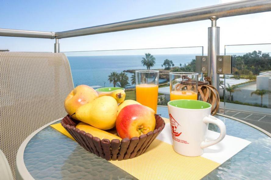 Laila - Coralli Beachfront Apartment Protaras Eksteriør bilde