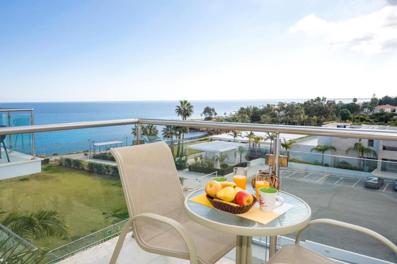 Laila - Coralli Beachfront Apartment Protaras Eksteriør bilde