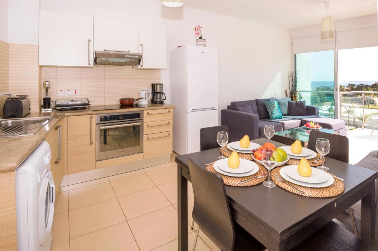 Laila - Coralli Beachfront Apartment Protaras Eksteriør bilde