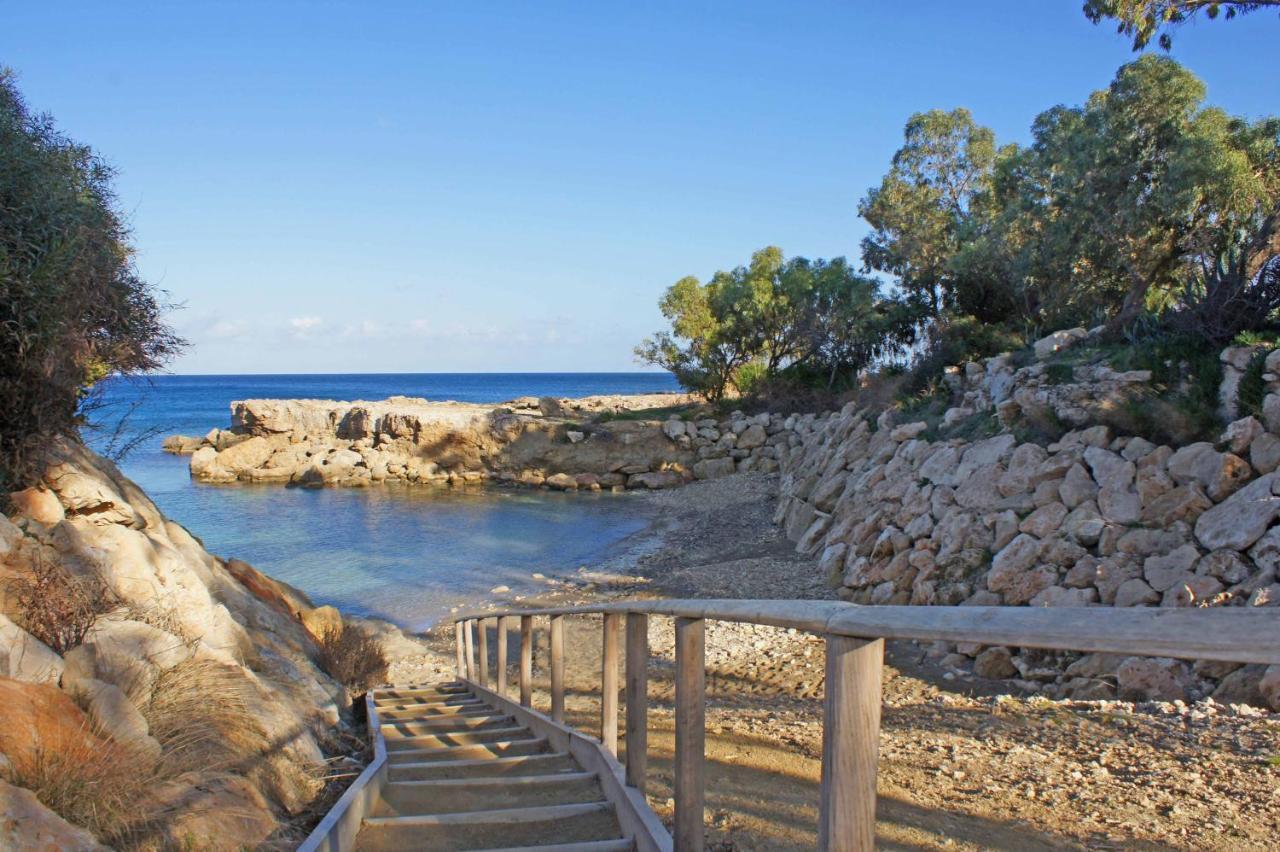 Laila - Coralli Beachfront Apartment Protaras Eksteriør bilde