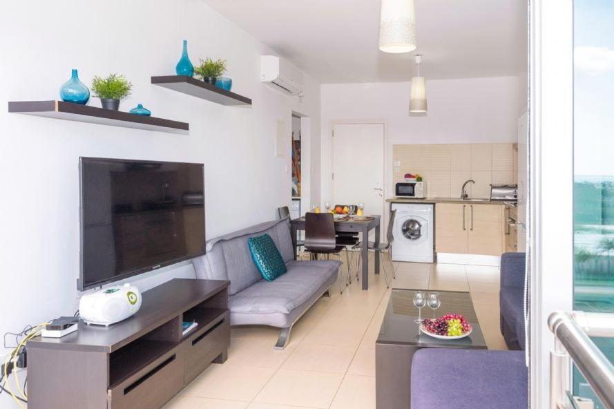 Laila - Coralli Beachfront Apartment Protaras Eksteriør bilde
